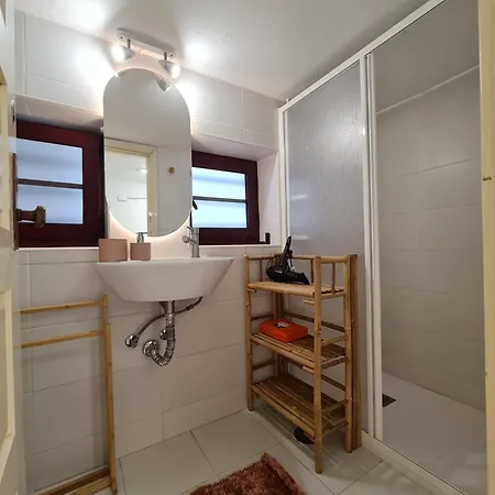 Casa Vitorino Damasio 139 * Порту