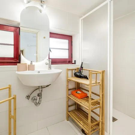 Casa Vitorino Damasio 139 بيت ضيافة بورتو