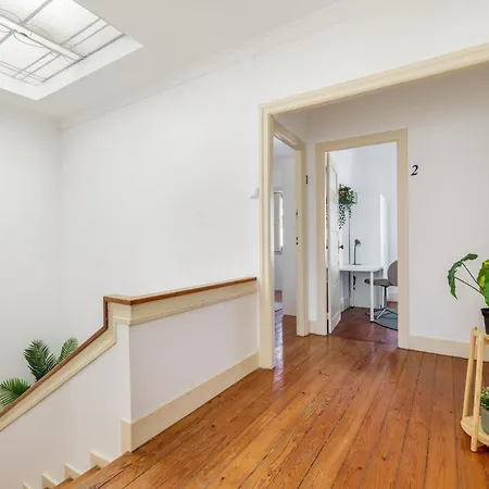 Casa Vitorino Damasio 139 بيت ضيافة بورتو