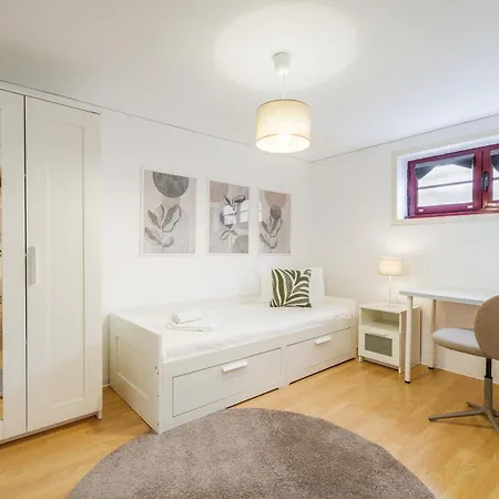 Casa Vitorino Damasio 139 بيت ضيافة بورتو